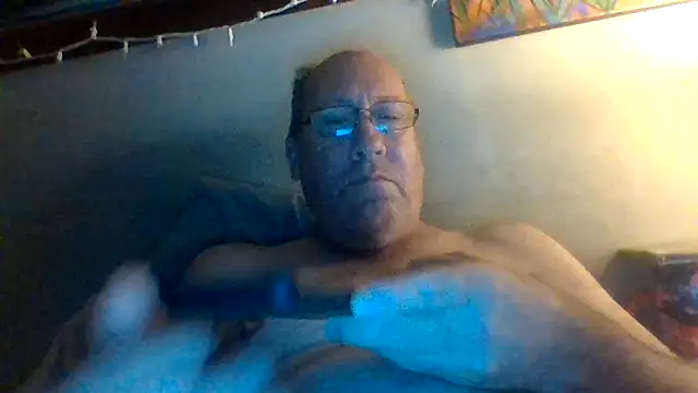 Snapshot of hornyrich69 chatting on January 11, 2026, 3:13 am hornyrich69 online show from January 11, 2026, 3:13 am