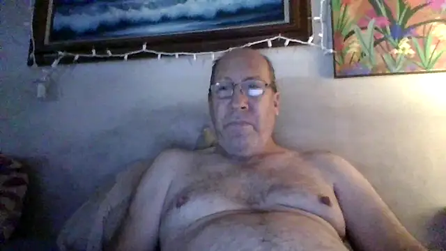 Snapshot of hornyrich69 chatting on February 3, 2026, 6:57 pm hornyrich69 online show from February 3, 2026, 6:57 pm