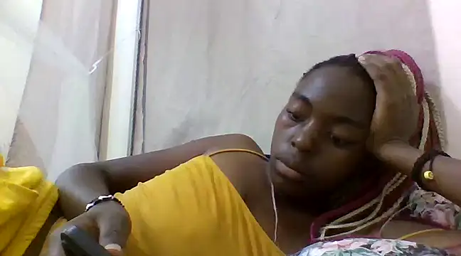 Snapshot of Ebony_maffin chatting on December 13, 2024, 4:16 pm Ebony maffin online show from December 13, 2024, 4:16 pm