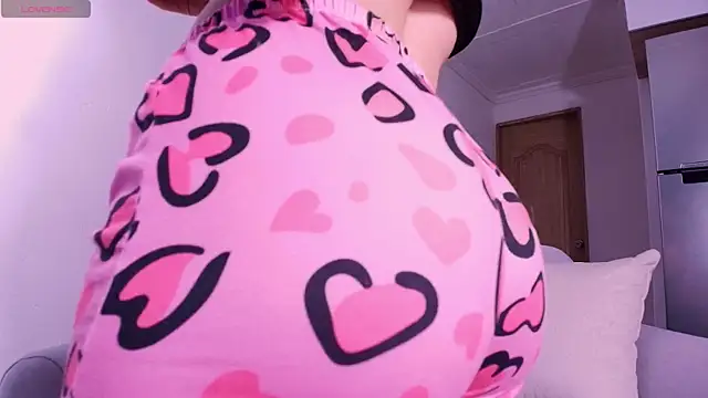 DannaHyde online show from November 12, 2025, 8:23 pm