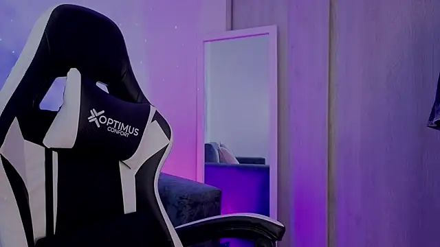 Alisa  walker online show from September 30, 2025, 7:20 pm