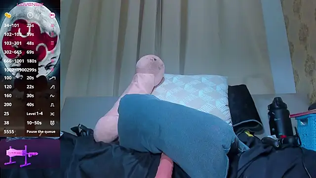 anya weisz online show from October 18, 2025, 5:09 am