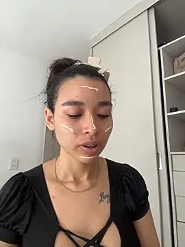 Hips hannah online show from October 12, 2025, 6:09 pm