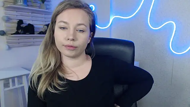 Snapshot of holly_xglam chatting on March 17, 2025, 5:23 am holly xglam online show from March 17, 2025, 5:23 am