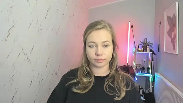 Snapshot of holly_xglam chatting on October 7, 2025, 6:31 pm holly xglam online show from October 7, 2025, 6:31 pm
