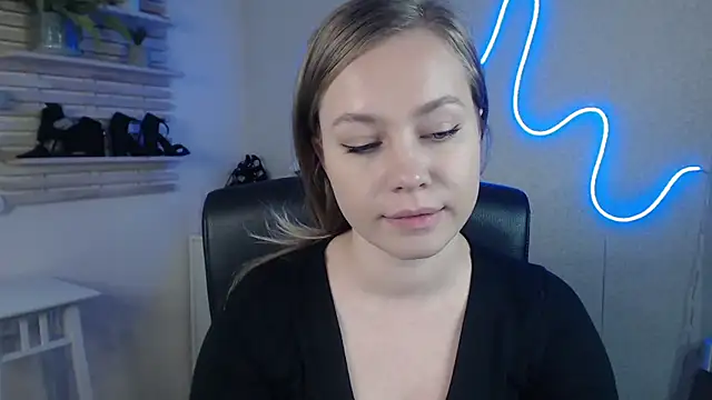 Snapshot of holly_xglam chatting on February 26, 2025, 12:30 am holly xglam online show from February 26, 2025, 12:30 am