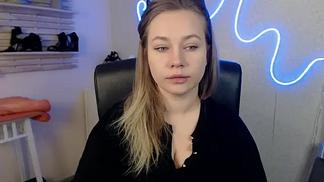 Snapshot of holly_xglam chatting on March 19, 2025, 12:04 am holly xglam online show from March 19, 2025, 12:04 am