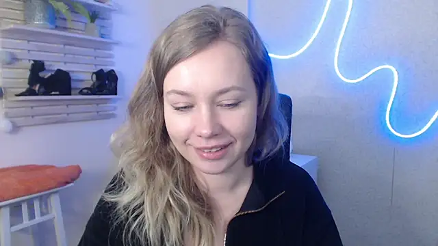 Snapshot of holly_xglam chatting on February 7, 2025, 7:29 am holly xglam online show from February 7, 2025, 7:29 am