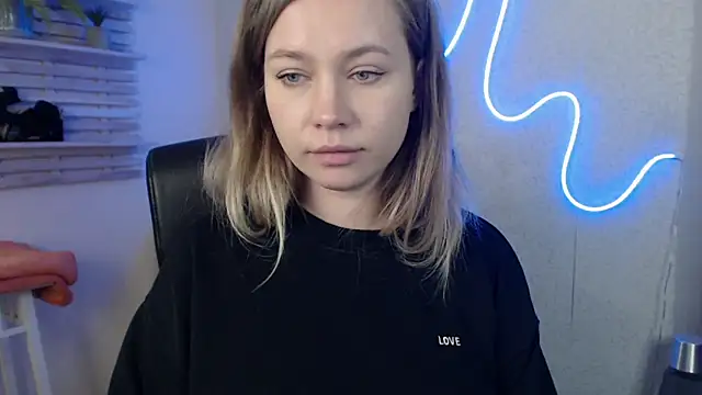 Snapshot of holly_xglam chatting on March 20, 2025, 3:23 am holly xglam online show from March 20, 2025, 3:23 am