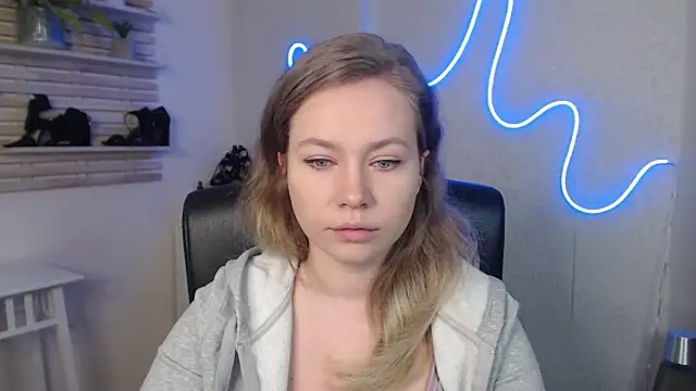 Snapshot of holly_xglam chatting on March 6, 2025, 12:54 am holly xglam online show from March 6, 2025, 12:54 am