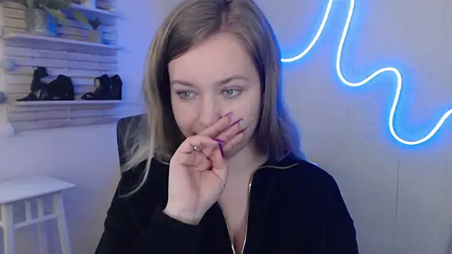 Snapshot of holly_xglam chatting on February 5, 2025, 9:15 am holly xglam online show from February 5, 2025, 9:15 am