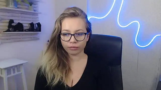 Snapshot of holly_xglam chatting on January 29, 2025, 8:51 am holly xglam online show from January 29, 2025, 8:51 am