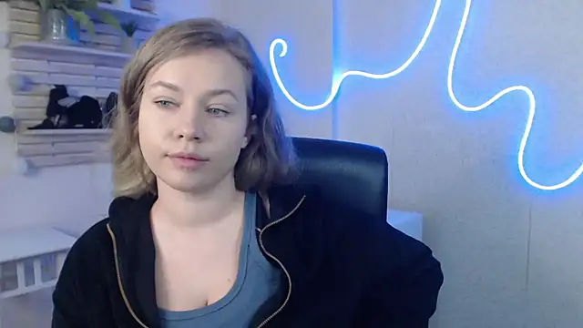 Snapshot of holly_xglam chatting on February 13, 2025, 4:32 am holly xglam online show from February 13, 2025, 4:32 am