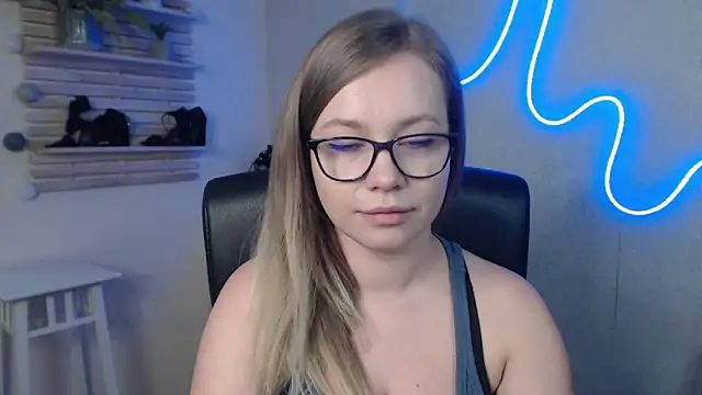 Snapshot of holly_xglam chatting on February 28, 2025, 3:15 am holly xglam online show from February 28, 2025, 3:15 am