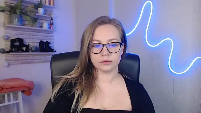 Snapshot of holly_xglam chatting on March 20, 2025, 9:02 pm holly xglam online show from March 20, 2025, 9:02 pm
