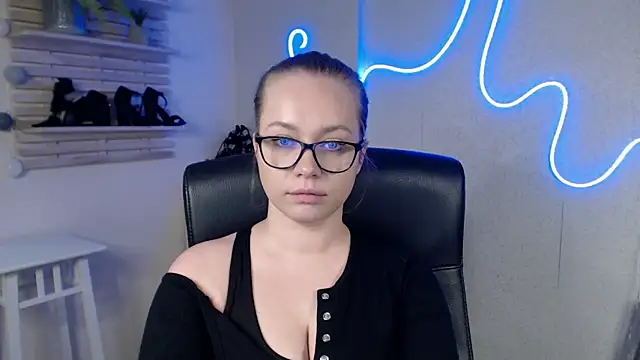 Snapshot of holly_xglam chatting on February 20, 2025, 6:28 am holly xglam online show from February 20, 2025, 6:28 am