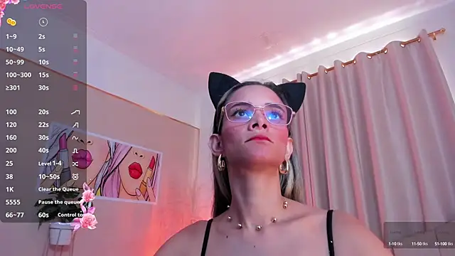 Snapshot of SkiinnyAna chatting on February 21, 2025, 6:04 pm SkiinnyAna online show from February 21, 2025, 6:04 pm
