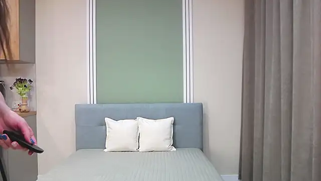 Amanda Goodwin  online show from March 20, 2025, 12:43 pm