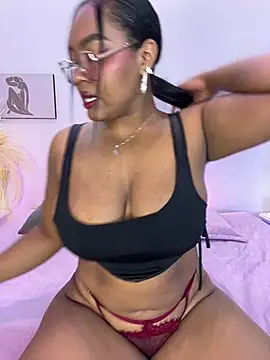 Snapshot of Esmeralda_Duarte chatting on May 15, 2026, 5:05 am Esmeralda Duarte online show from May 15, 2026, 5:05 am