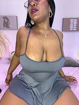 Snapshot of Esmeralda_Duarte chatting on May 11, 2026, 4:25 am Esmeralda Duarte online show from May 11, 2026, 4:25 am