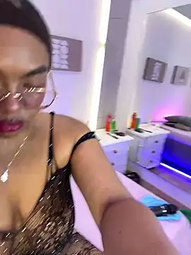 Snapshot of Esmeralda_Duarte chatting on May 17, 2026, 4:23 am Esmeralda Duarte online show from May 17, 2026, 4:23 am