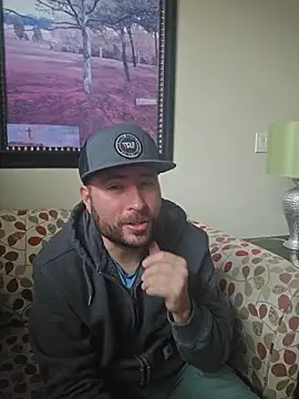 Snapshot of JeepinAround chatting on December 19, 2025, 3:25 pm JeepinAround online show from December 19, 2025, 3:25 pm