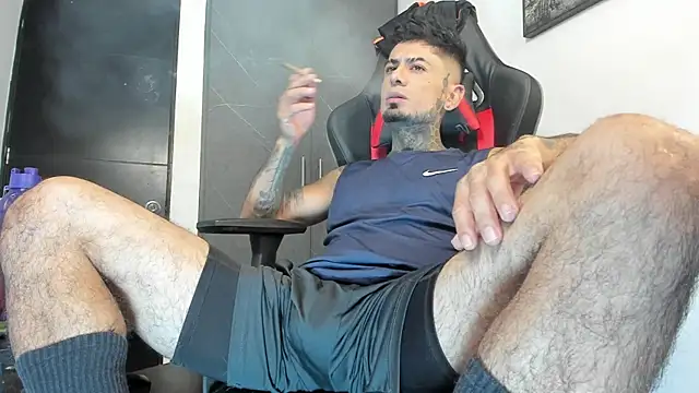 Snapshot of sergiio_mesa27 chatting on October 10, 2025, 3:57 pm sergiio mesa27 online show from October 10, 2025, 3:57 pm