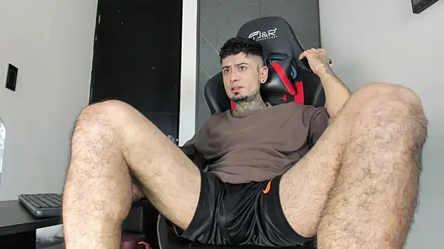 Snapshot of sergiio_mesa27 chatting on December 3, 2025, 8:30 pm sergiio mesa27 online show from December 3, 2025, 8:30 pm