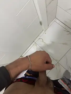 Kurtsikicixh online show from March 12, 2026, 8:35 pm