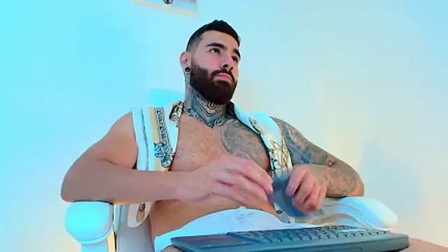 Snapshot of silvano_torres chatting on January 8, 2026, 3:34 am silvano torres online show from January 8, 2026, 3:34 am