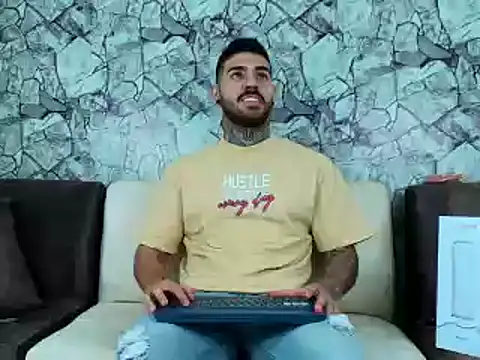 Snapshot of silvano_torres chatting on December 14, 2024, 2:33 am silvano torres online show from December 14, 2024, 2:33 am