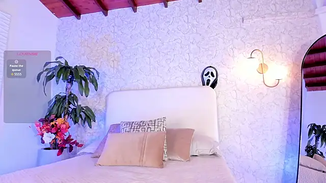 AlissPrince online show from October 22, 2025, 10:36 am