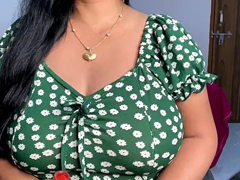 Aishwarya 101  online show from November 24, 2025, 4:29 pm