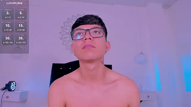 CodyTwink online show from November 8, 2025, 4:43 pm