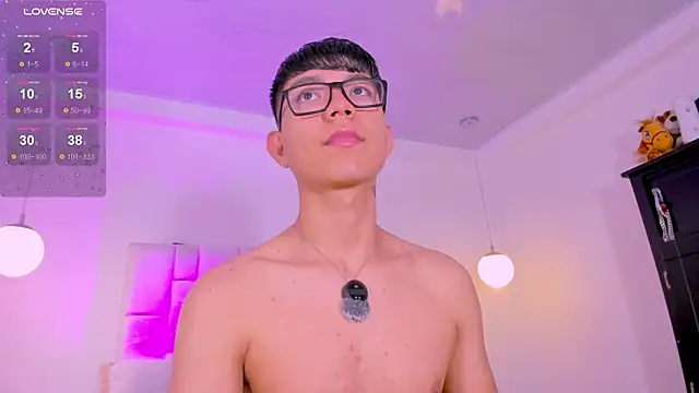 CodyTwink online show from May 15, 2026, 5:22 pm