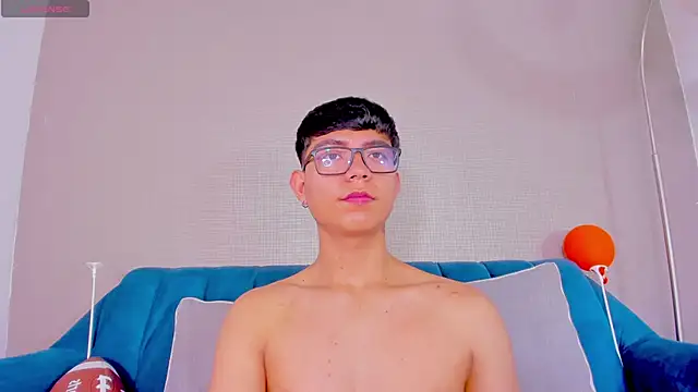 Snapshot of CodyTwink chatting on March 8, 2025, 3:45 pm CodyTwink online show from March 8, 2025, 3:45 pm