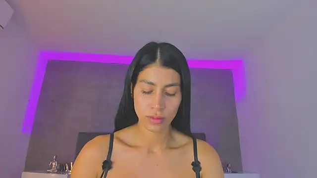 Snapshot of jasminehill_ chatting on February 22, 2025, 8:31 pm jasminehill online show from February 22, 2025, 8:31 pm