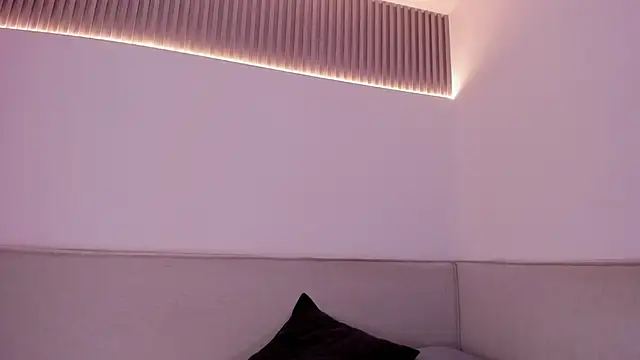 jasminehill  online show from March 25, 2026, 2:05 pm