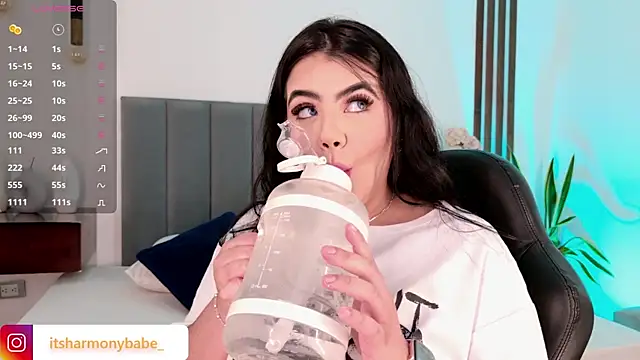 Harmonybabe  online show from May 11, 2026, 8:50 pm