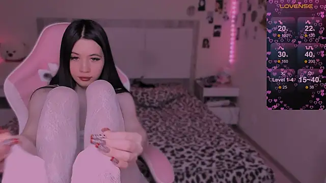 Snapshot of CoddleWeeper_ chatting on December 25, 2024, 10:39 am CoddleWeeper online show from December 25, 2024, 10:39 am