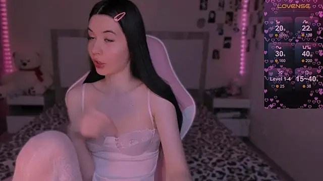 Snapshot of CoddleWeeper_ chatting on December 25, 2024, 7:35 am CoddleWeeper online show from December 25, 2024, 7:35 am