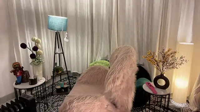 Unique-Beauty online show from February 13, 2025, 4:50 pm