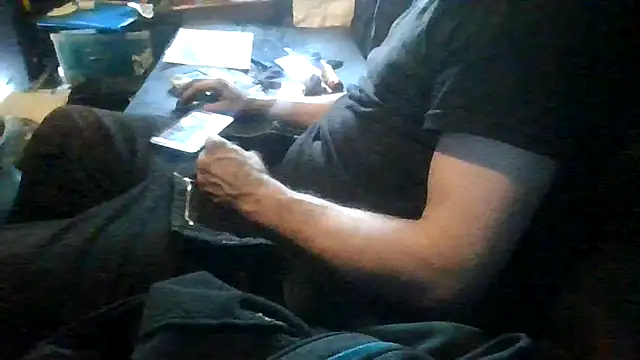 Snapshot of robeaulieu02 chatting on March 20, 2026, 5:58 pm robeaulieu02 online show from March 20, 2026, 5:58 pm