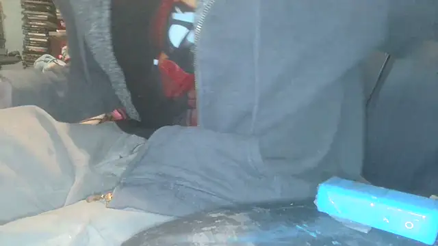 robeaulieu02 online show from October 26, 2025, 9:48 pm