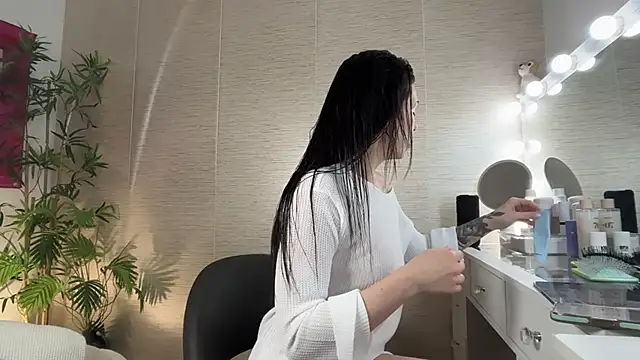 Snapshot of NattyFierros chatting on May 19, 2026, 4:47 pm NattyFierros online show from May 19, 2026, 4:47 pm