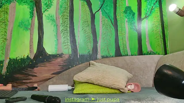 Snapshot of Pinkypupa-Love chatting on March 9, 2025, 6:43 pm Pinkypupa-Love online show from March 9, 2025, 6:43 pm