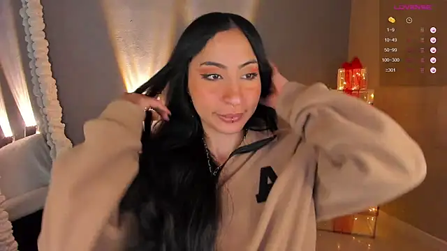 Snapshot of amber_curly chatting on December 12, 2024, 10:42 pm amber curly online show from December 12, 2024, 10:42 pm