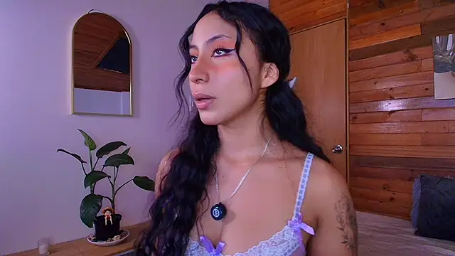 Snapshot of amber_curly chatting on July 7, 2026, 3:37 pm amber curly online show from July 7, 2026, 3:37 pm