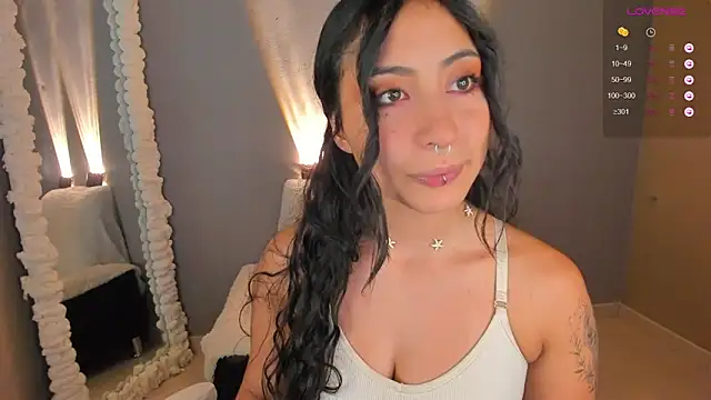 Snapshot of amber_curly chatting on December 6, 2024, 9:07 pm amber curly online show from December 6, 2024, 9:07 pm