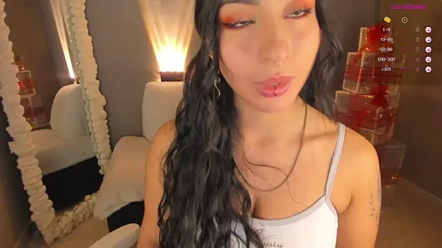 Snapshot of amber_curly chatting on January 5, 2025, 5:51 pm amber curly online show from January 5, 2025, 5:51 pm